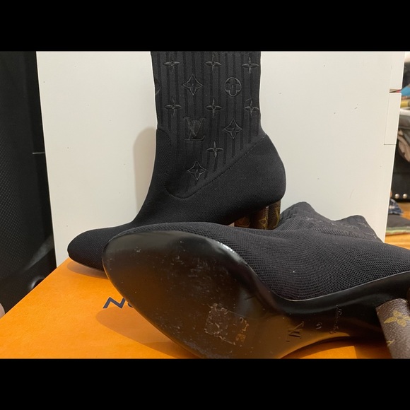 Louis Vuitton - Picture 7 of 10